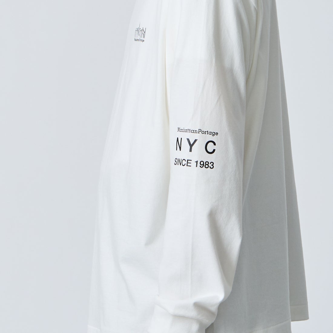 MANHATTAN PORTAGE [マンハッタンポーテージ] ワンポイントスカイラインロゴ 袖プリントロングTシャツ [MP-M580] WHITE