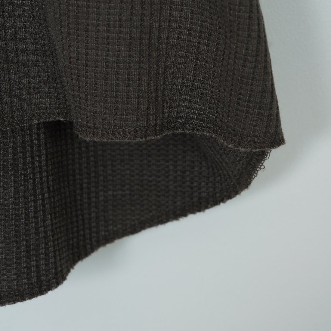 Noir Fabrik [ヌワールファブリック] ヘンリーネックサーマルプルオーバー [2521-228INL] BROWN