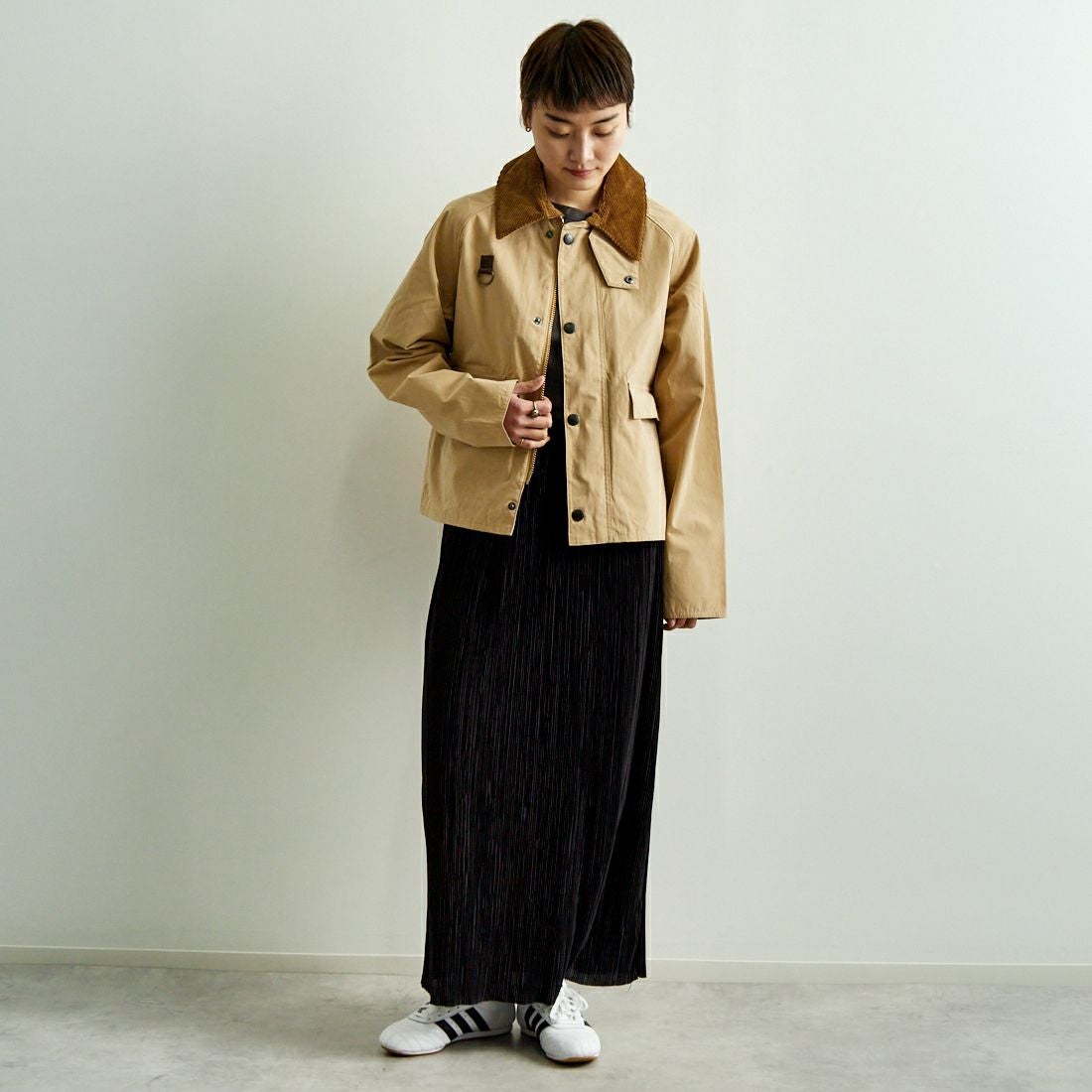 Barbour [バブアー] スペイ ピーチスキンノンオイルドジャケット [MCA0932] STONE &&モデル身長：160cm 着用サイズ：S&&