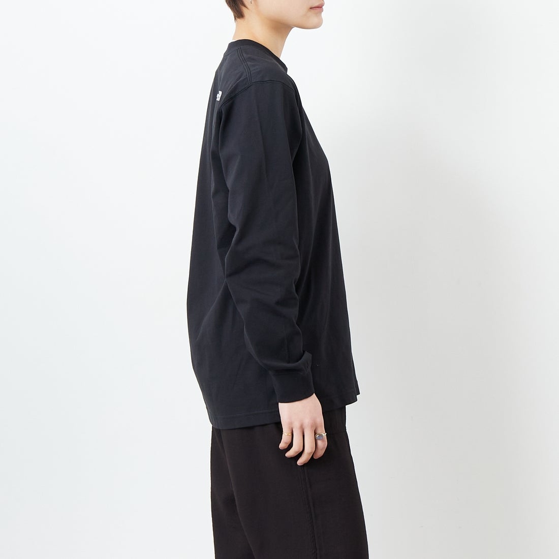 THE NORTH FACE [ザ ノースフェイス] ロングスリーブフラッシュドライヌプシコットンティー [NT32535] K &&モデル身長：160cm 着用サイズ：S&&