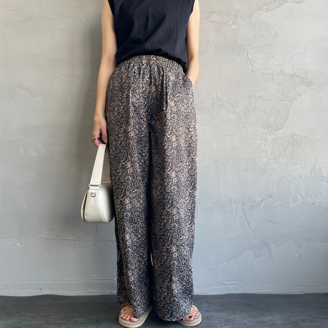 NVYﾍﾟｲｽﾞﾘｰ&&モデル身長：158cm 着用サイズ：F&&