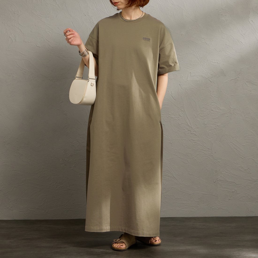 UNIVERSAL OVERALL [ユニバーサルオーバーオール] 別注 異素材切り替え マキシ丈ワンピース [U2512812IN-JF] GREIGE &&モデル身長：158cm 着用サイズ：F&&