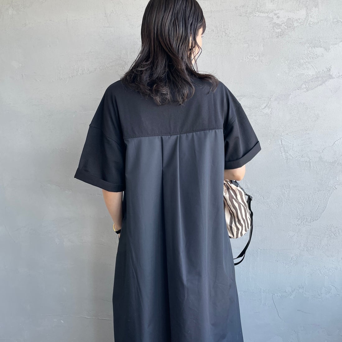 UNIVERSAL OVERALL [ユニバーサルオーバーオール] 別注 異素材切り替え マキシ丈ワンピース [U2512812IN-JF] BLACK &&モデル身長：160cm 着用サイズ：F&&
