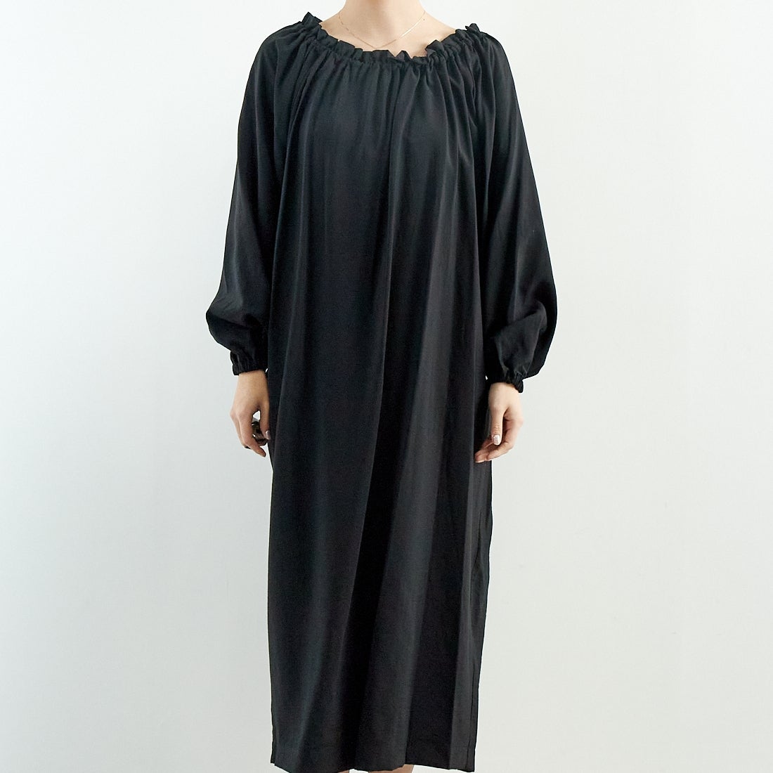 MICA&DEAL [マイカアンドディール] 2WAY ワンピース [0125104037] BLACK &&モデル身長：167cm 着用サイズ：F&&
