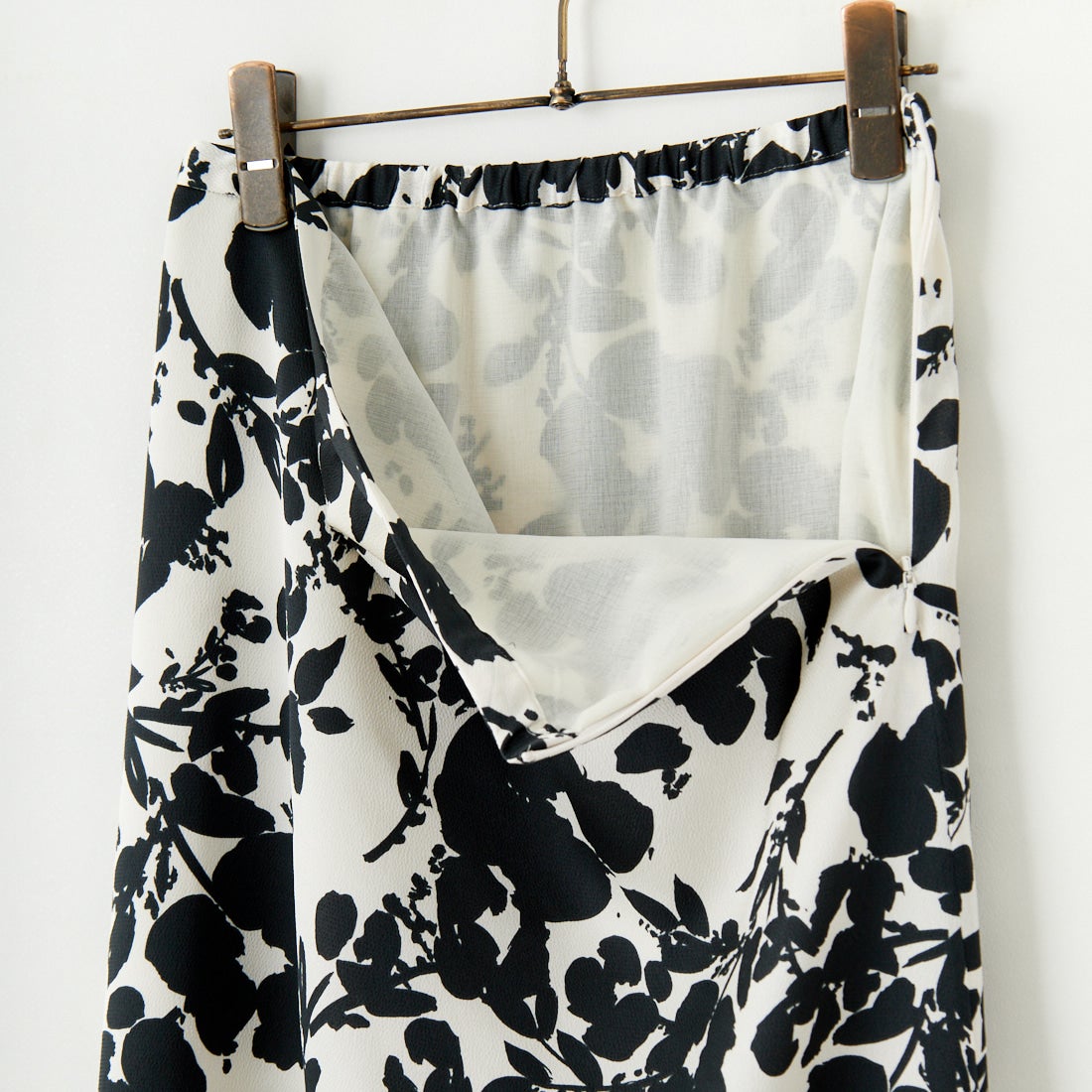 MICA&DEAL [マイカアンドディール] フラワープリントスカート [0125102033] BLACK