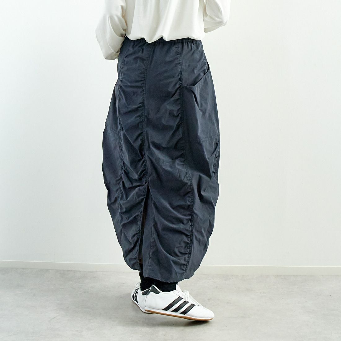 STELLA CIFFON [ステラシフォン] カーゴタッサーバルーンスカート [ST1-25204] 82 CHARCOA &&モデル身長：167cm 着用サイズ：36&&