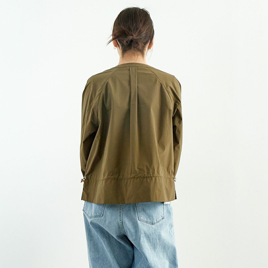 WOOLRICH [ウールリッチ] シティ ボンバージャケット [WWOU1182] GS GREENST &&モデル身長：167cm 着用サイズ：S&&