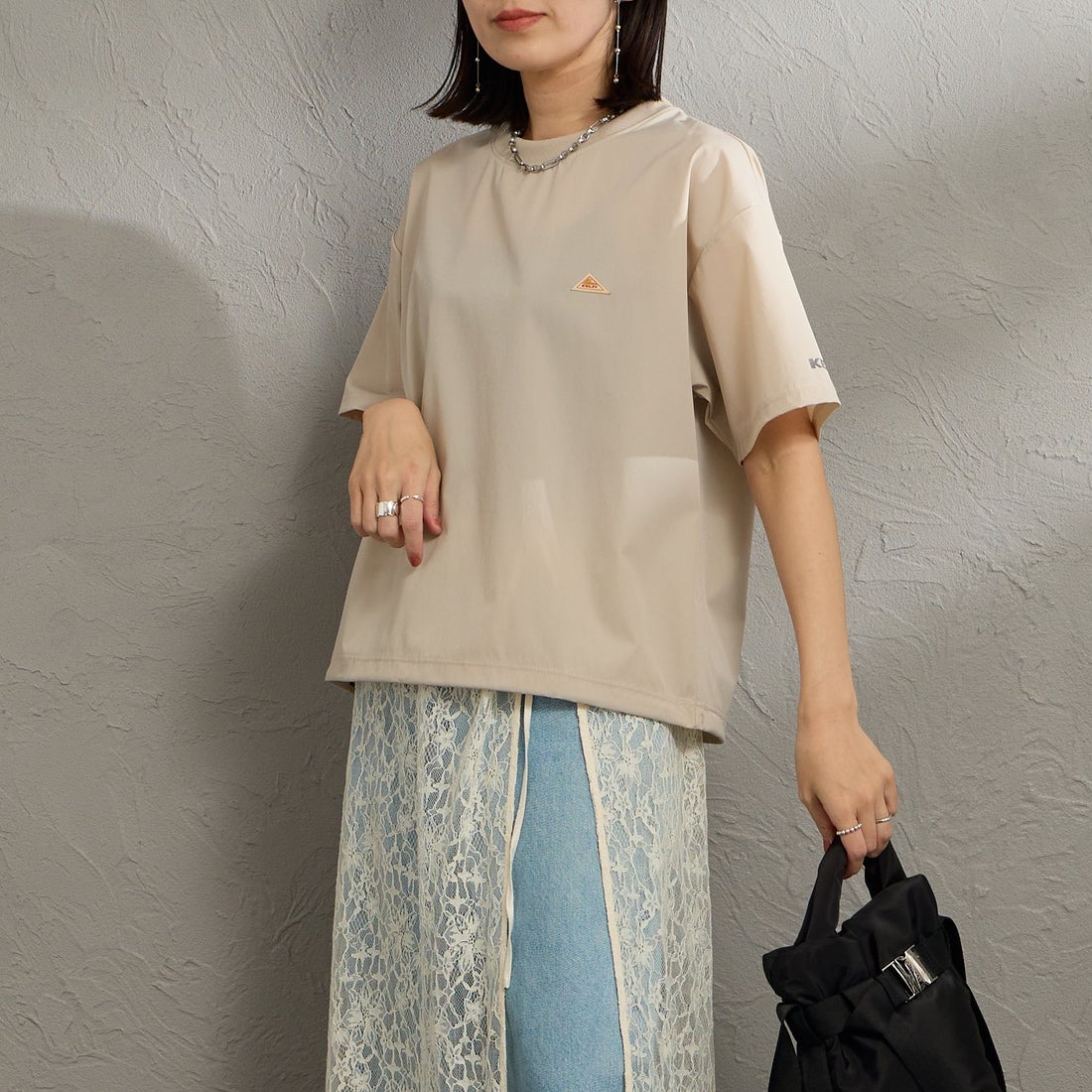 KELTY [ケルティ] 別注 ラッシュコンフォート ショートスリーブナイロンTシャツ [KE252W30IN02-JF] ｸﾞﾚｰｼﾞｭ &&モデル身長：160cm 着用サイズ：F&&