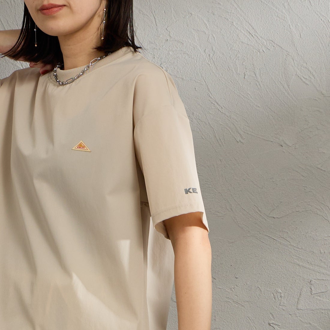 KELTY [ケルティ] 別注 ラッシュコンフォート ショートスリーブナイロンTシャツ [KE252W30IN02-JF] ｸﾞﾚｰｼﾞｭ &&モデル身長：160cm 着用サイズ：F&&