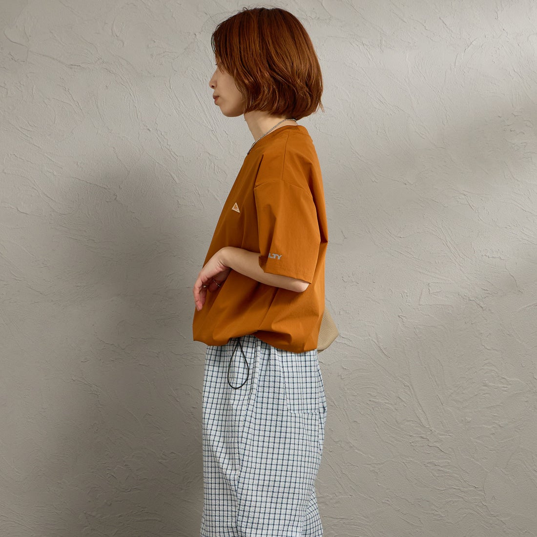 KELTY [ケルティ] 別注 ラッシュコンフォート ショートスリーブナイロンTシャツ [KE252W30IN02-JF] ｵﾚﾝｼﾞ &&モデル身長：158cm 着用サイズ：F&&