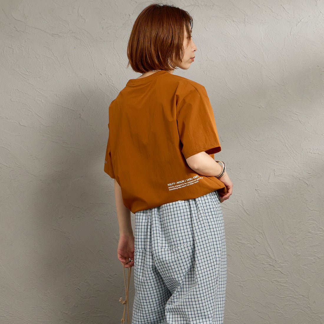 KELTY [ケルティ] 別注 ラッシュコンフォート ショートスリーブナイロンTシャツ [KE252W30IN02-JF] ｵﾚﾝｼﾞ &&モデル身長：158cm 着用サイズ：F&&