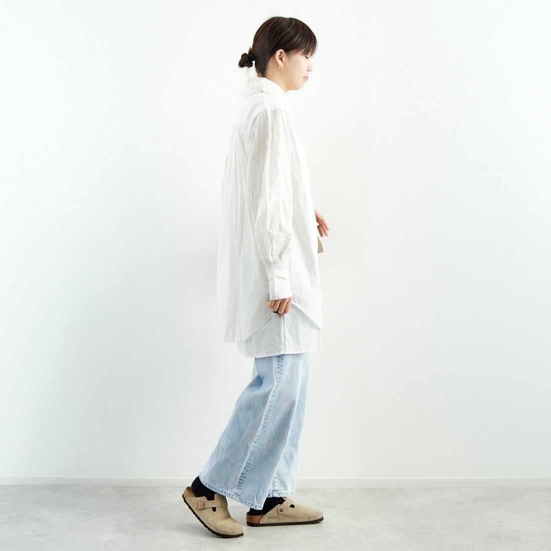 crinkle crinkle crinkle [クリンクル クリンクル クリンクル] フリルカラーレイヤードシャツ [CC-3508] WHITE &&モデル身長：167cm 着用サイズ：F&&