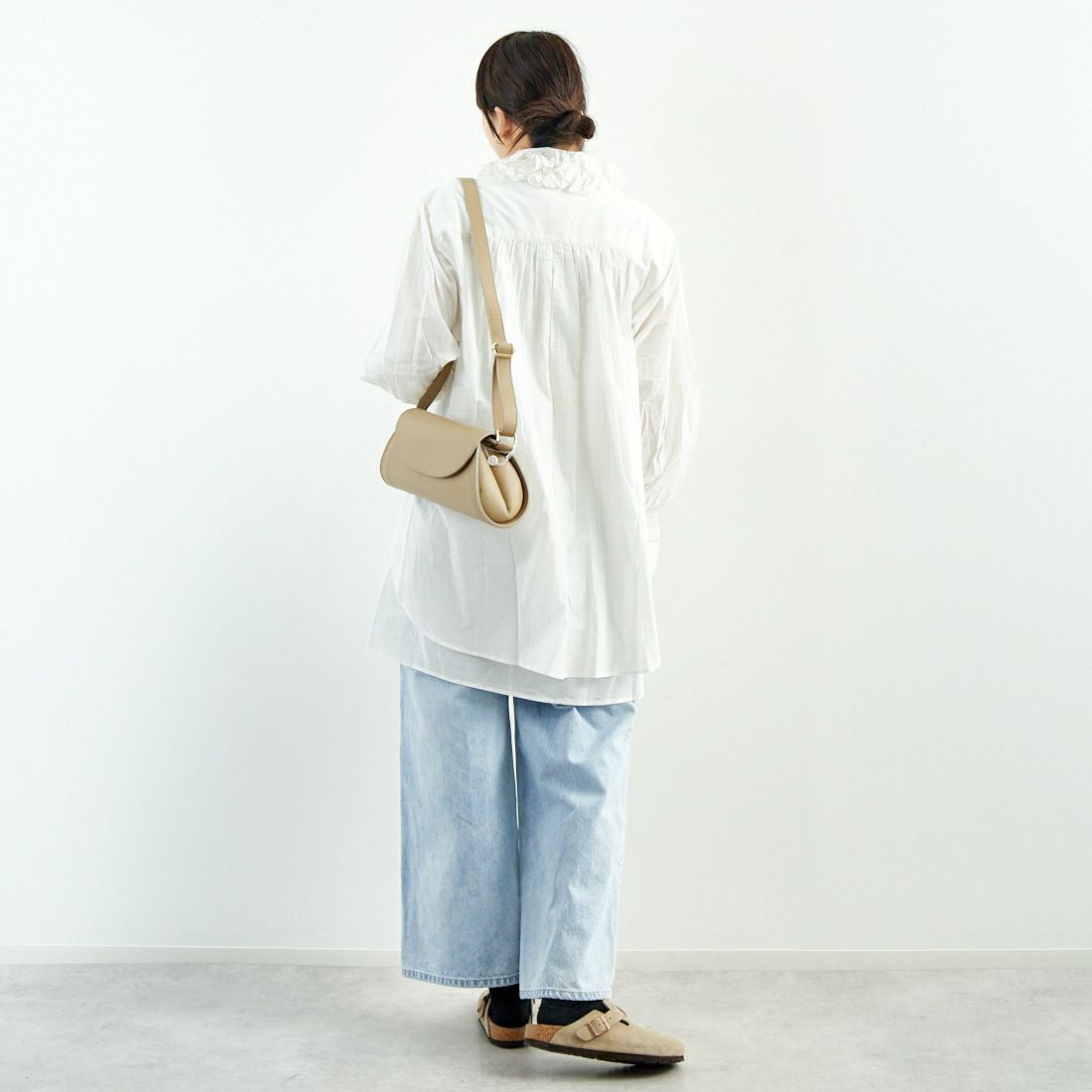 crinkle crinkle crinkle [クリンクル クリンクル クリンクル] フリルカラーレイヤードシャツ [CC-3508] WHITE &&モデル身長：167cm 着用サイズ：F&&