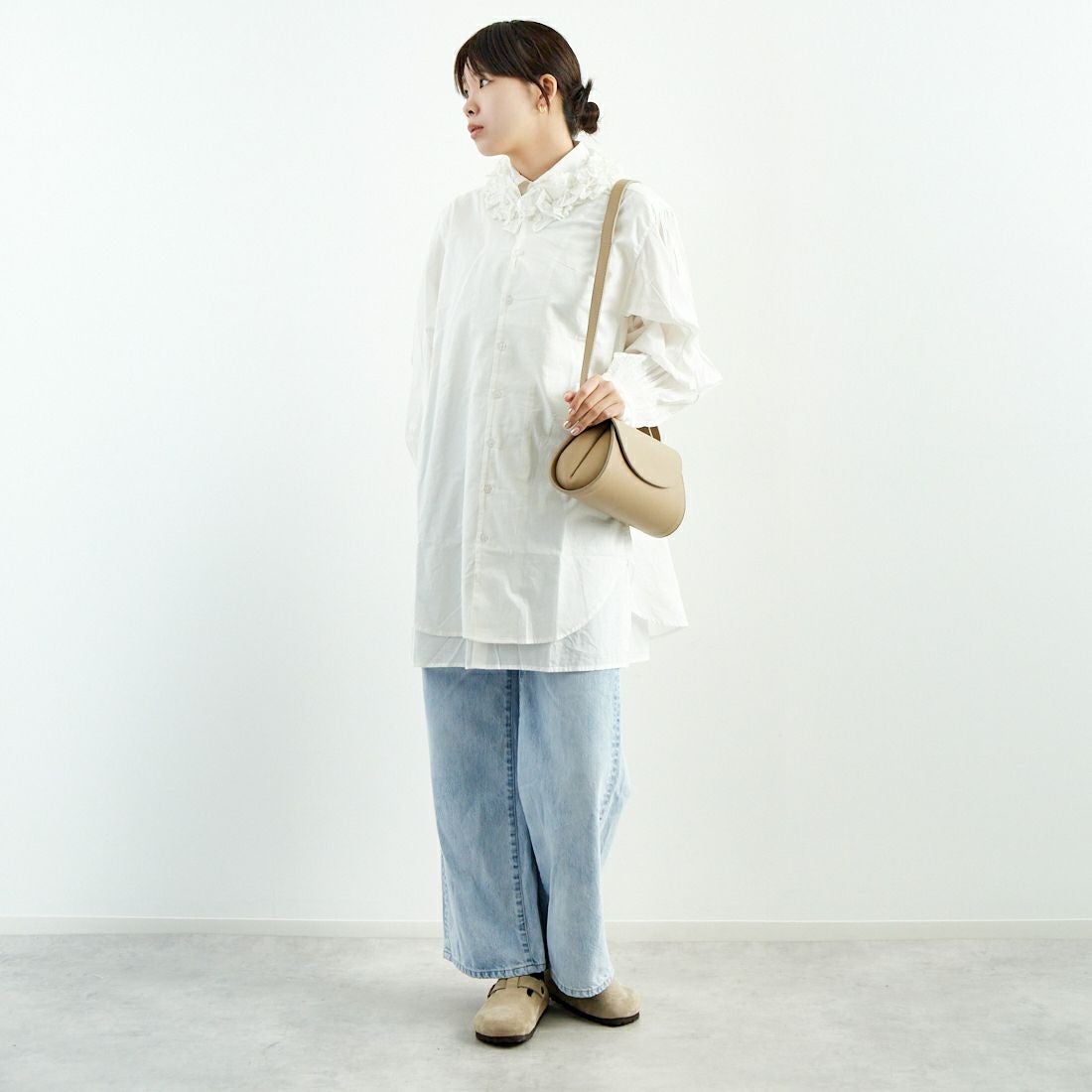 crinkle crinkle crinkle [クリンクル クリンクル クリンクル] フリルカラーレイヤードシャツ [CC-3508] WHITE &&モデル身長：167cm 着用サイズ：F&&
