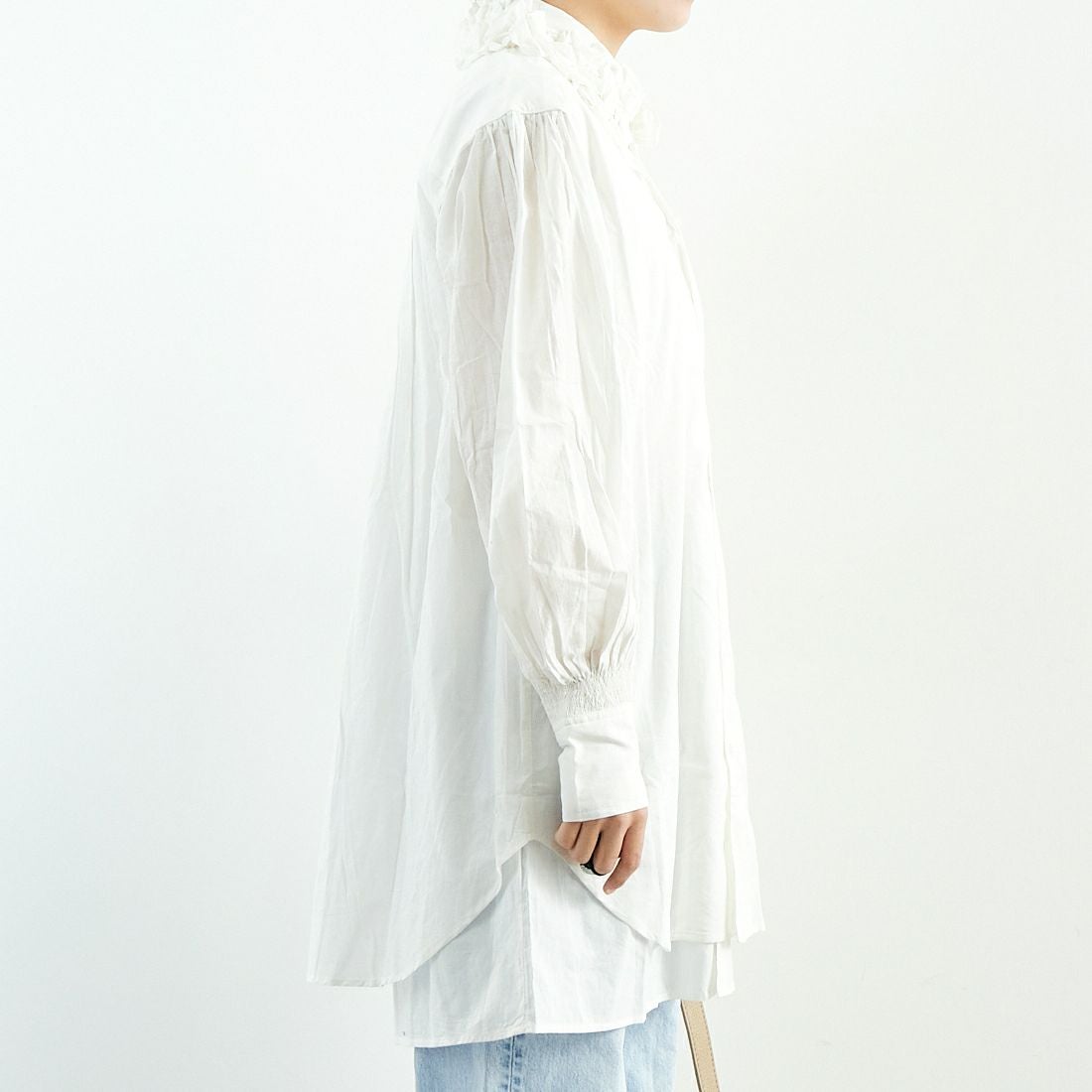 crinkle crinkle crinkle [クリンクル クリンクル クリンクル] フリルカラーレイヤードシャツ [CC-3508] WHITE &&モデル身長：167cm 着用サイズ：F&&
