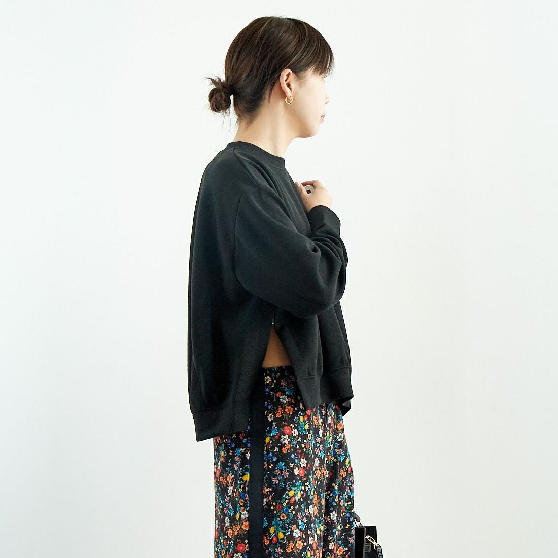 Munich [ミューニック] ダブルフェイスジャージプルオーバー [MN251U05] 009 BLK &&モデル身長：167cm 着用サイズ：ONE SIZE&&