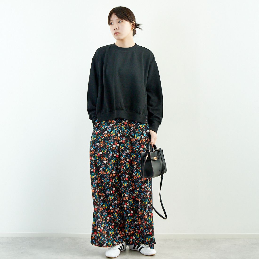 Munich [ミューニック] ダブルフェイスジャージプルオーバー [MN251U05] 009 BLK &&モデル身長：167cm 着用サイズ：ONE SIZE&&