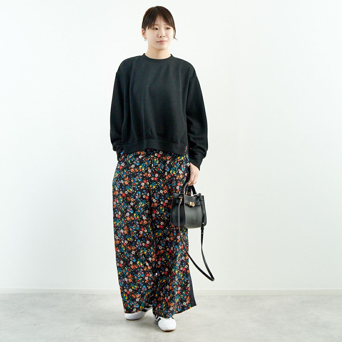 Munich [ミューニック] ダブルフェイスジャージプルオーバー [MN251U05] 009 BLK &&モデル身長：167cm 着用サイズ：ONE SIZE&&