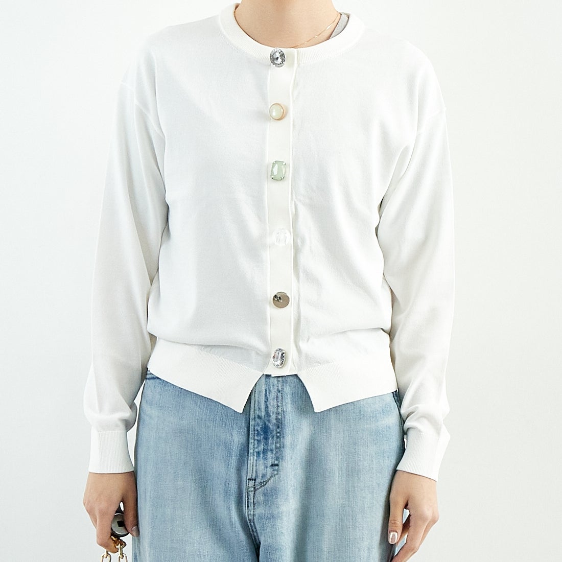 TORRAZZO DONNA [トラッゾドンナ] ビジューカーディガン [6259-679] 05 WHITE &&モデル身長：167cm 着用サイズ：F&&