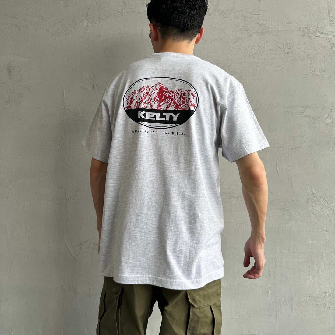 KELTY [ケルティ] 別注 バックプリントTシャツ [KE252W30IN04-JF] ｱｯｼｭ &&モデル身長：168cm 着用サイズ：M&&