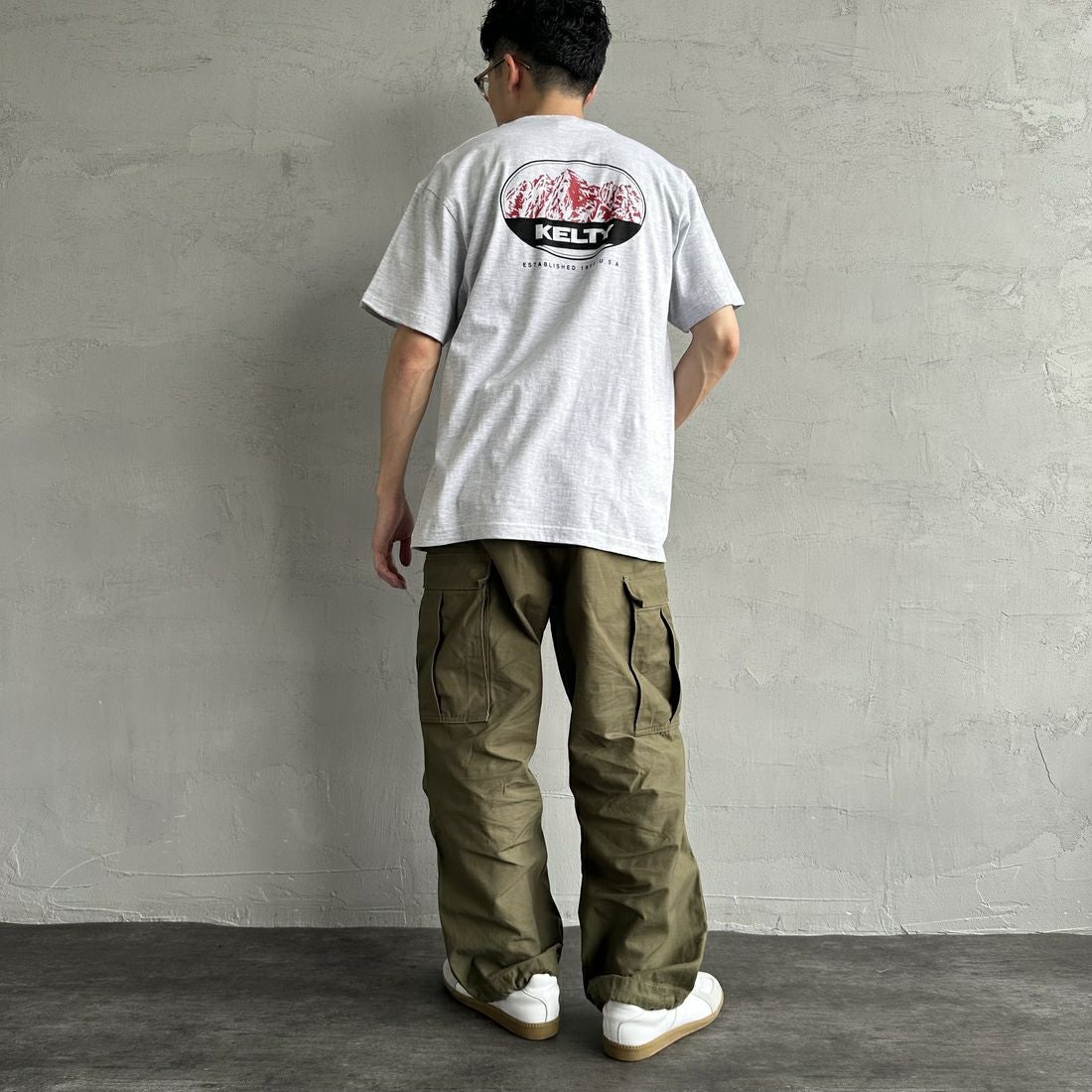 KELTY [ケルティ] 別注 バックプリントTシャツ [KE252W30IN04-JF] ｱｯｼｭ &&モデル身長：168cm 着用サイズ：M&&