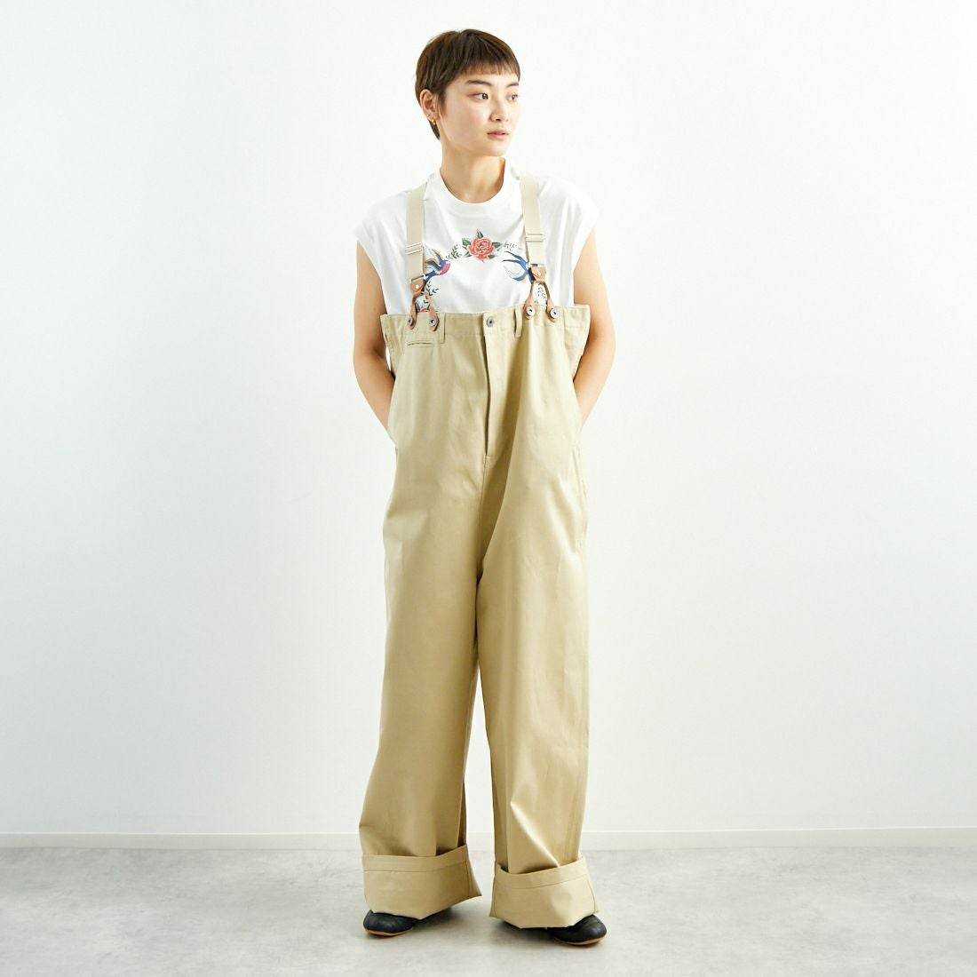 A KHAKI&&モデル身長：160cm 着用サイズ：ONE SIZE&&