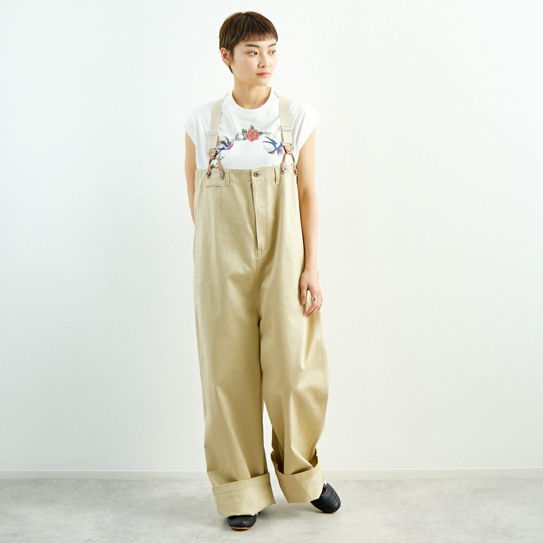 RhodolirioN [ロドリリオン] チノクロス サスペンダーパンツ [QT1014] A KHAKI &&モデル身長：160cm 着用サイズ：ONE SIZE&&