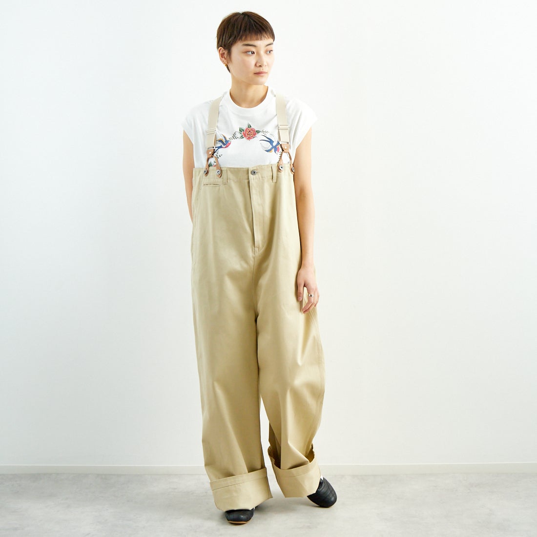 RhodolirioN [ロドリリオン] チノクロス サスペンダーパンツ [QT1014] A KHAKI &&モデル身長：160cm 着用サイズ：ONE SIZE&&