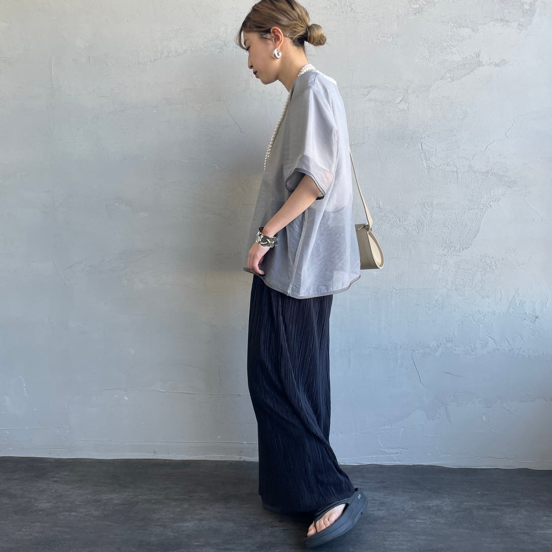 nenom [ネノム] 重ね着風 オーガンジーレイヤードシアーTシャツ [NE25112016] 07 GRAY &&モデル身長：150cm 着用サイズ：F&&