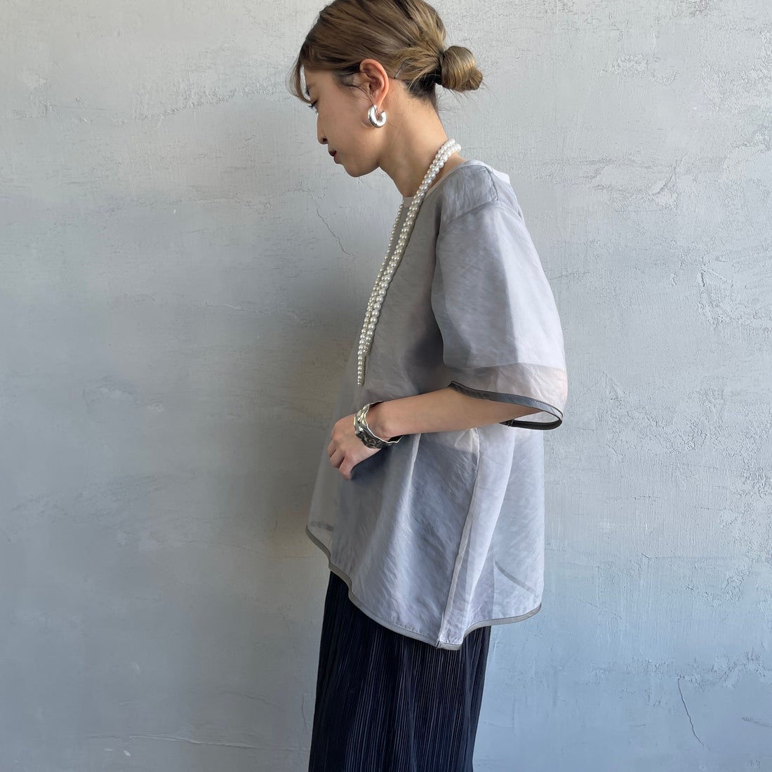 nenom [ネノム] 重ね着風 オーガンジーレイヤードシアーTシャツ [NE25112016] 07 GRAY &&モデル身長：150cm 着用サイズ：F&&