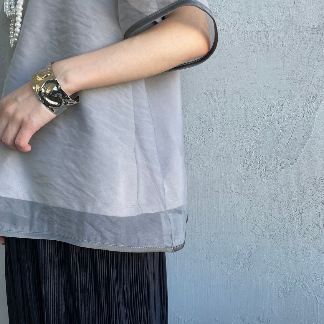 nenom [ネノム] 重ね着風 オーガンジーレイヤードシアーTシャツ [NE25112016] 07 GRAY &&モデル身長：150cm 着用サイズ：F&&