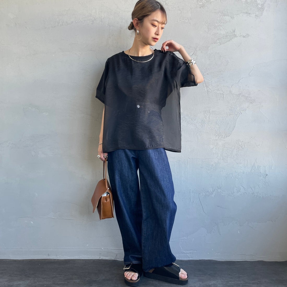 nenom [ネノム] 重ね着風 オーガンジーレイヤードシアーTシャツ [NE25112016] 09 BLACK &&モデル身長：150cm 着用サイズ：F&&