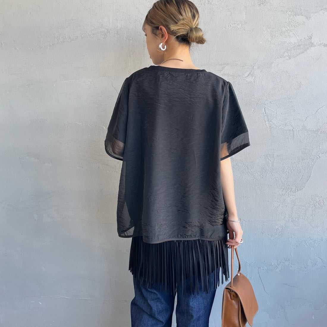 nenom [ネノム] 重ね着風 オーガンジーレイヤードシアーTシャツ [NE25112016] 09 BLACK &&モデル身長：150cm 着用サイズ：F&&