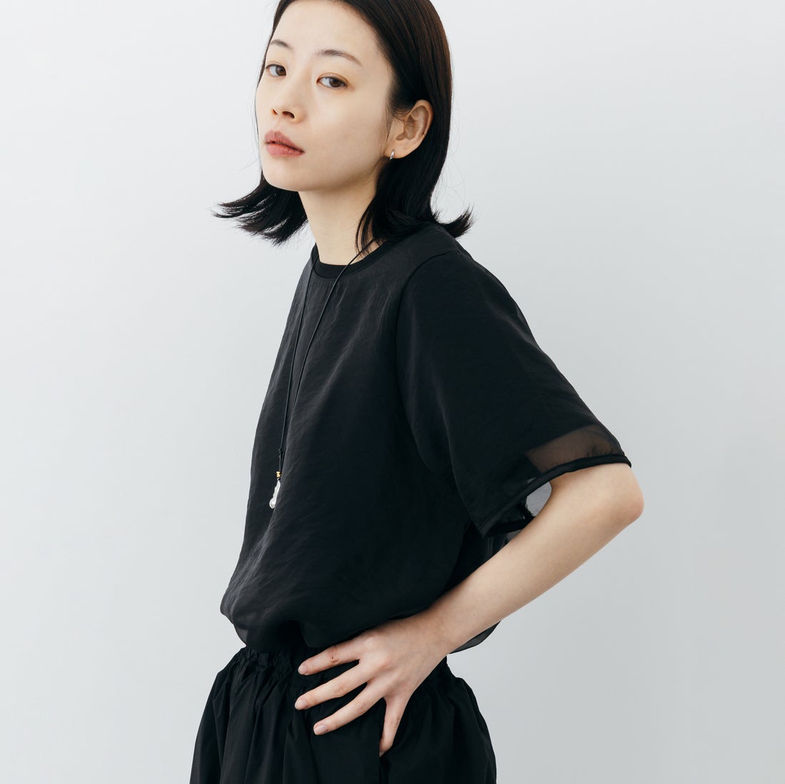 nenom [ネノム] 重ね着風 オーガンジーレイヤードシアーTシャツ [NE25112016] 09 BLACK