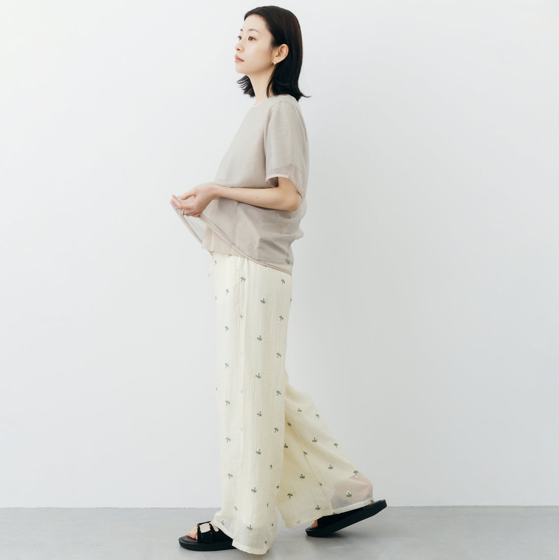 nenom [ネノム] 重ね着風 オーガンジーレイヤードシアーTシャツ [NE25112016] 22 BEIGE