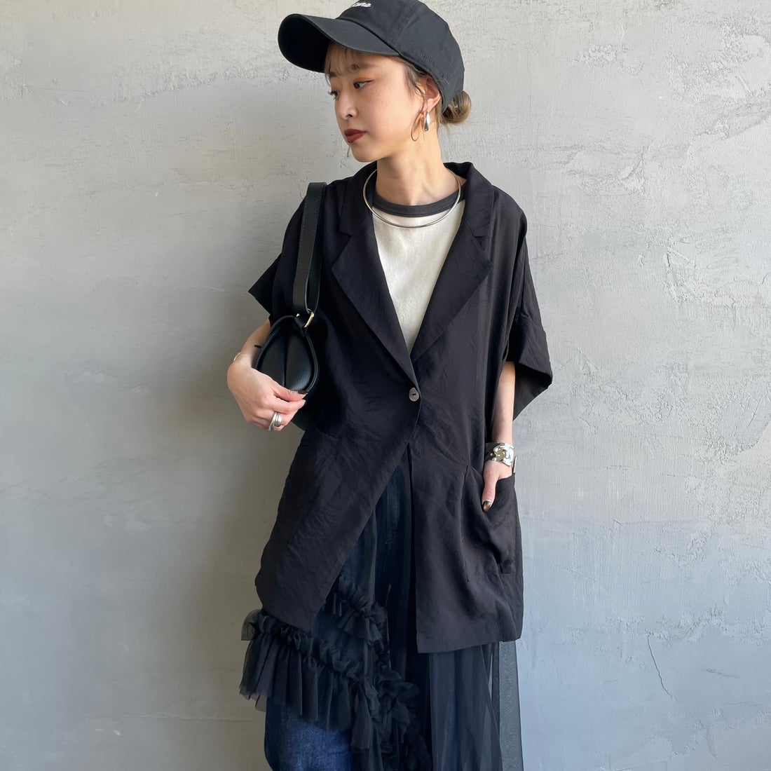 nenom [ネノム] ハーフスリーブ シアーシャツジャケット [NE25112017] 09 BLACK &&モデル身長：150cm 着用サイズ：F&&