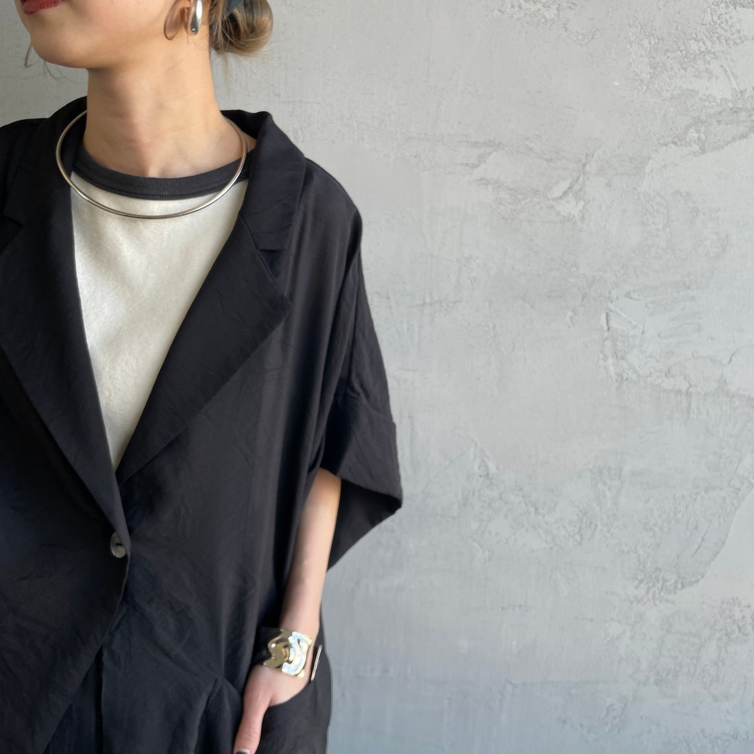 nenom [ネノム] ハーフスリーブ シアーシャツジャケット [NE25112017] 09 BLACK &&モデル身長：150cm 着用サイズ：F&&