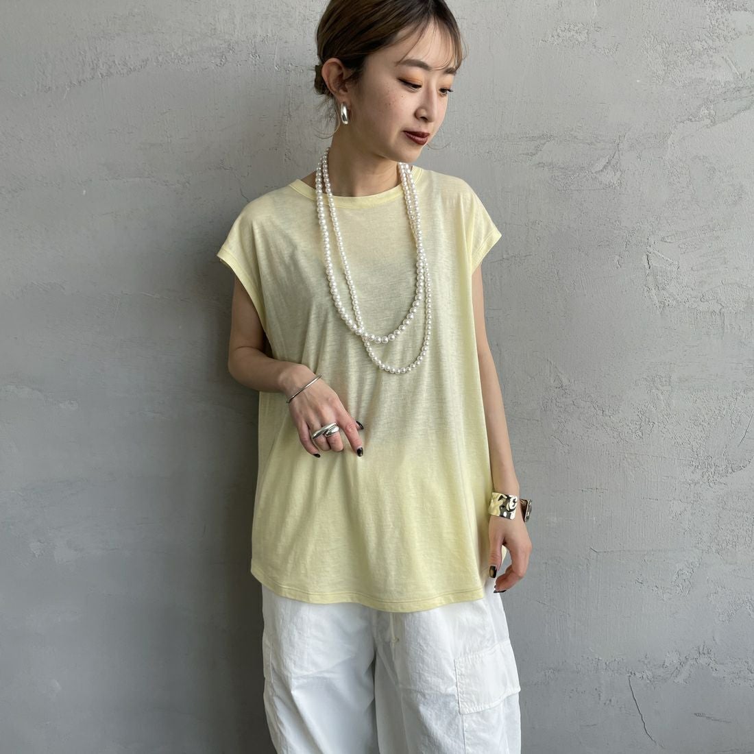 me. [ミードット] 別注 配色ステッチノースリーブカットソー [ME-25200-JF] CITRUS &&モデル身長：150cm 着用サイズ：F&&