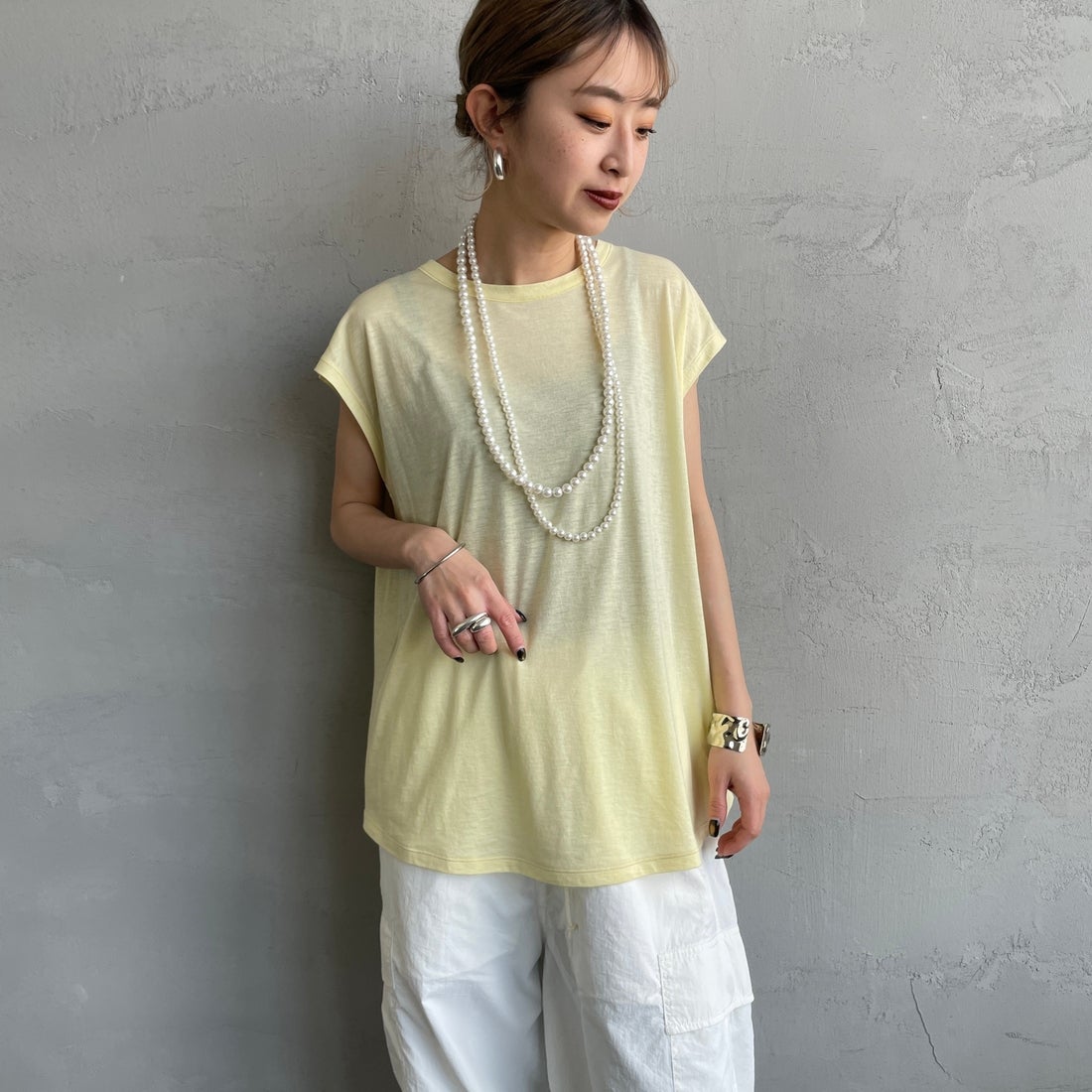 me. [ミードット] 別注 配色ステッチノースリーブカットソー [ME-25200-JF] CITRUS &&モデル身長：150cm 着用サイズ：F&&