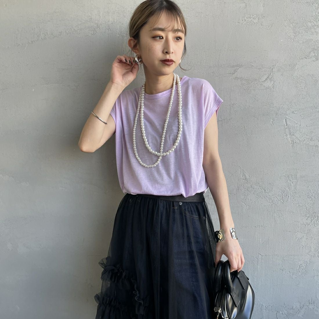 me. [ミードット] 別注 配色ステッチノースリーブカットソー [ME-25200-JF] LAVENDER &&モデル身長：150cm 着用サイズ：F&&