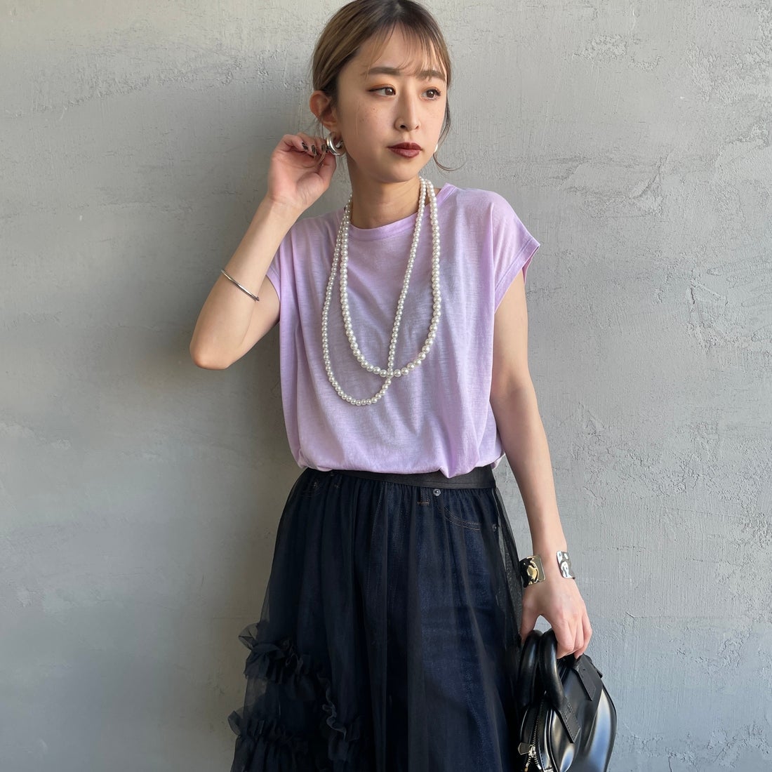 me. [ミードット] 別注 配色ステッチノースリーブカットソー [ME-25200-JF] LAVENDER &&モデル身長：150cm 着用サイズ：F&&