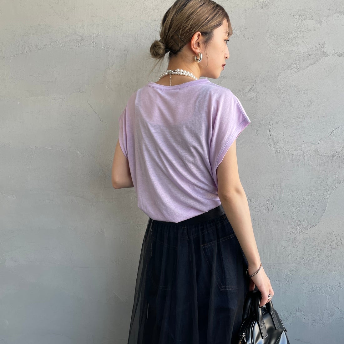 me. [ミードット] 別注 配色ステッチノースリーブカットソー [ME-25200-JF] LAVENDER &&モデル身長：150cm 着用サイズ：F&&