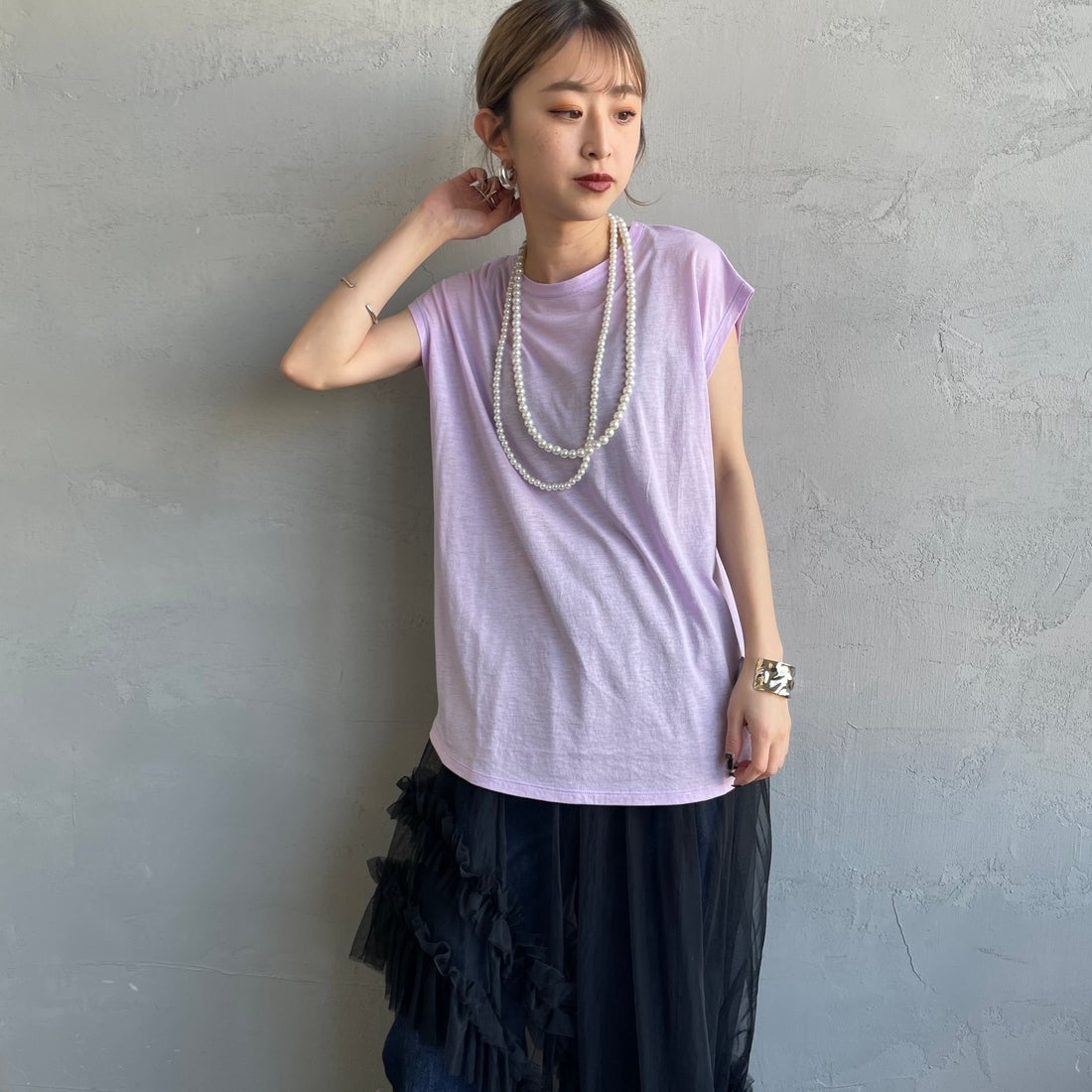 me. [ミードット] 別注 配色ステッチノースリーブカットソー [ME-25200-JF] LAVENDER &&モデル身長：150cm 着用サイズ：F&&