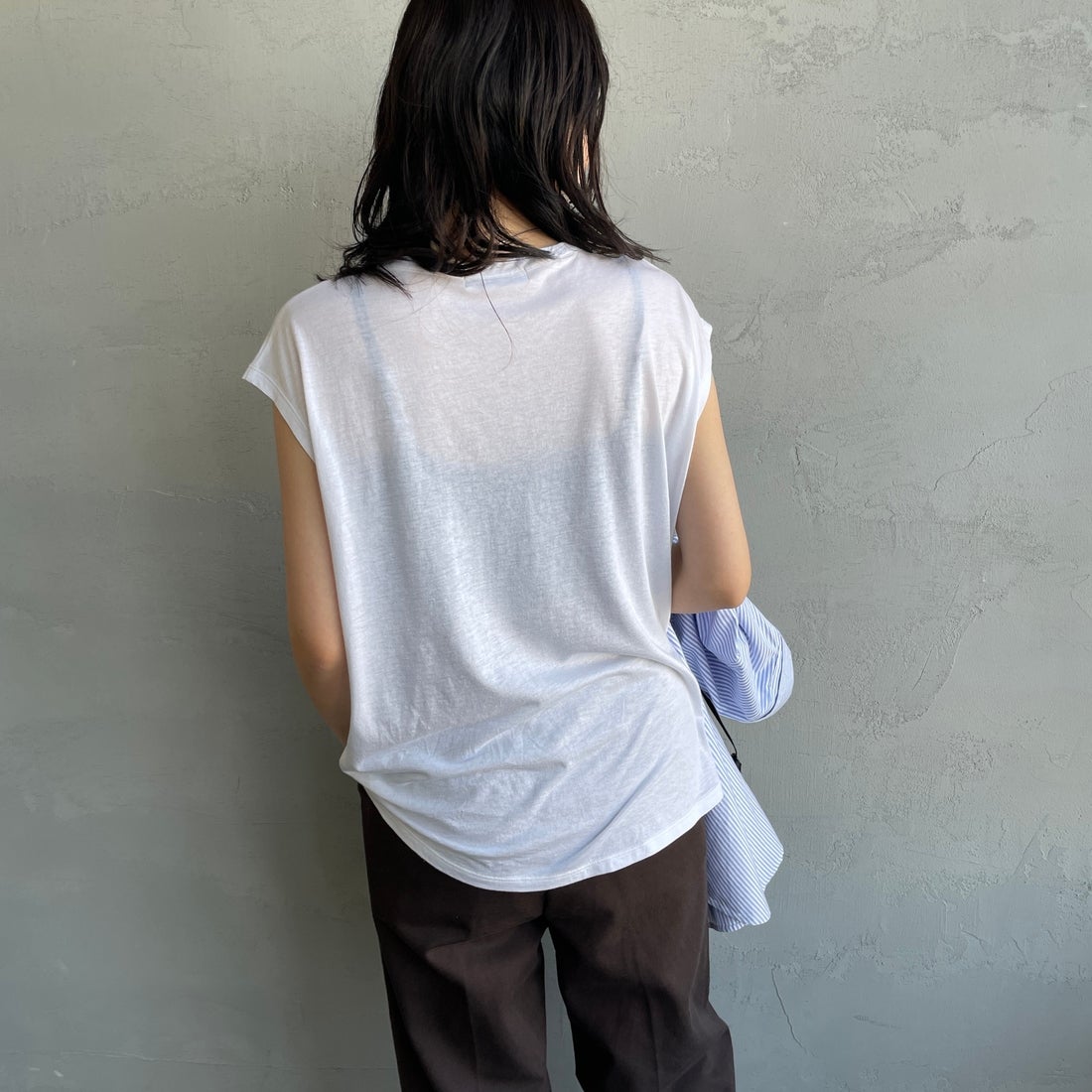 me. [ミードット] 別注 配色ステッチノースリーブカットソー [ME-25200-JF] WHITE &&モデル身長：160cm 着用サイズ：F&&