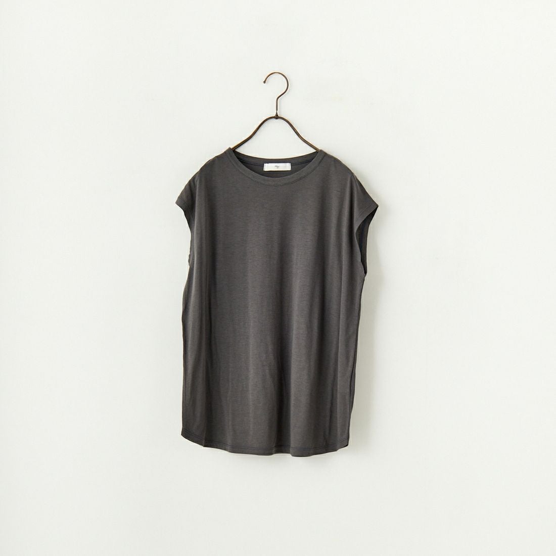me. [ミードット] 別注 配色ステッチノースリーブカットソー [ME-25200-JF] CHARCOAL