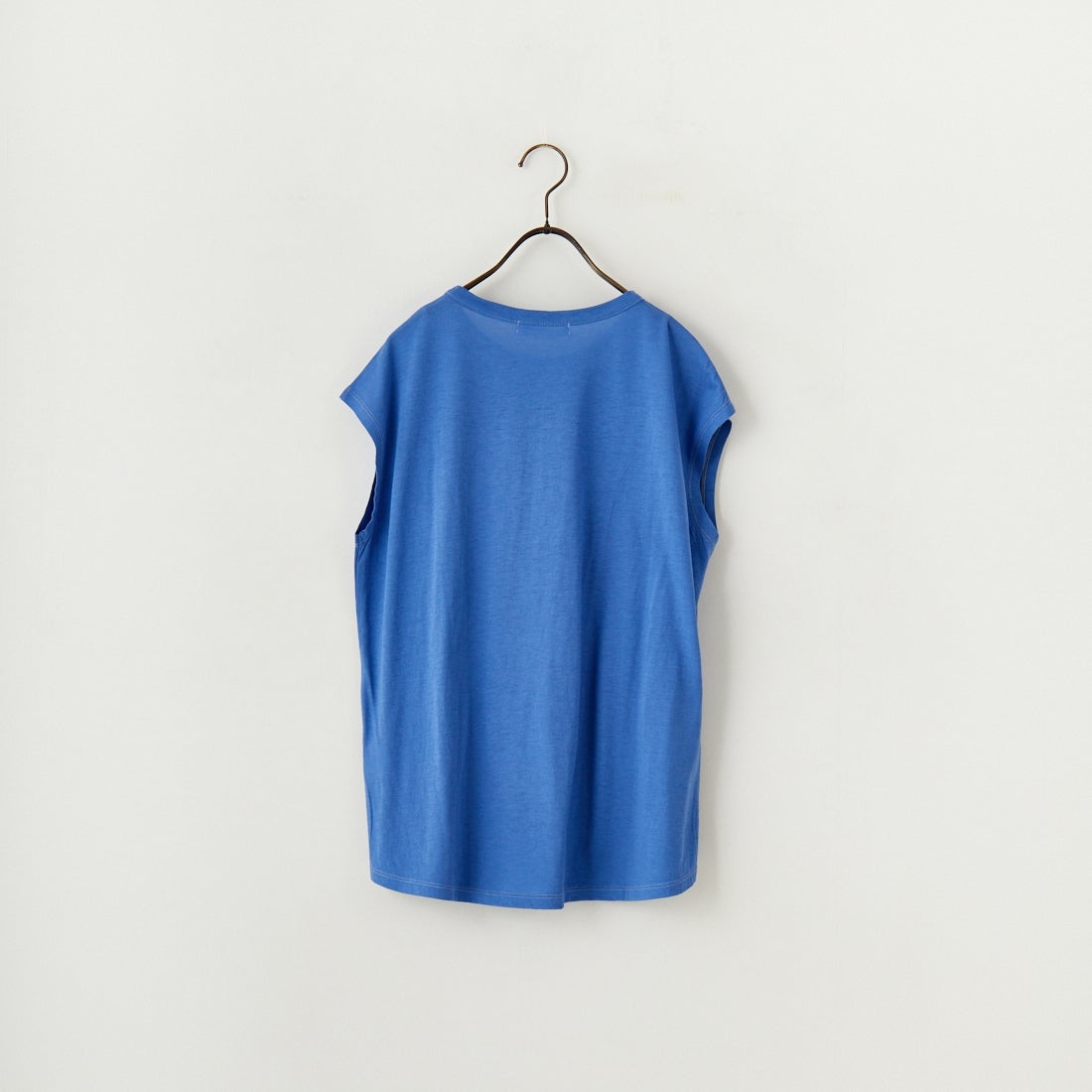me. [ミードット] 別注 配色ステッチノースリーブカットソー [ME-25200-JF] BLUE