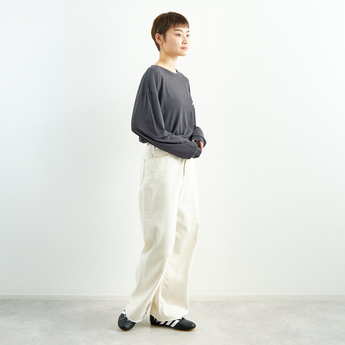 St.Johns 3rd club [セントジョンズサードクラブ] シアーロングスリーブTシャツ [SJ25-047A] CHARCOAL/W &&モデル身長：160cm 着用サイズ：F&&