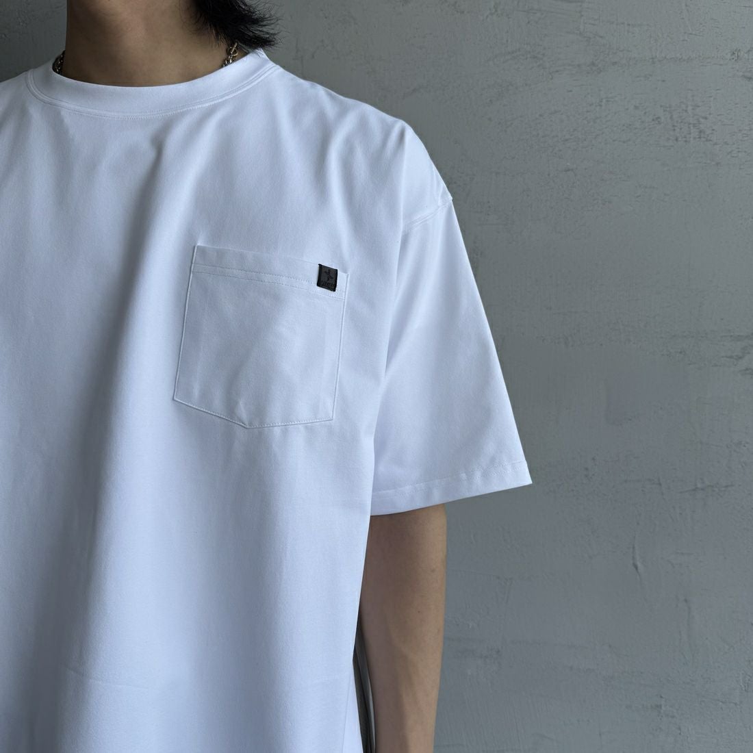 +phenix [プラスフェニックス] 別注 ベンチレーション ワンポイントロゴ ポケットTシャツ [POT-25005IN-JF] WHITE