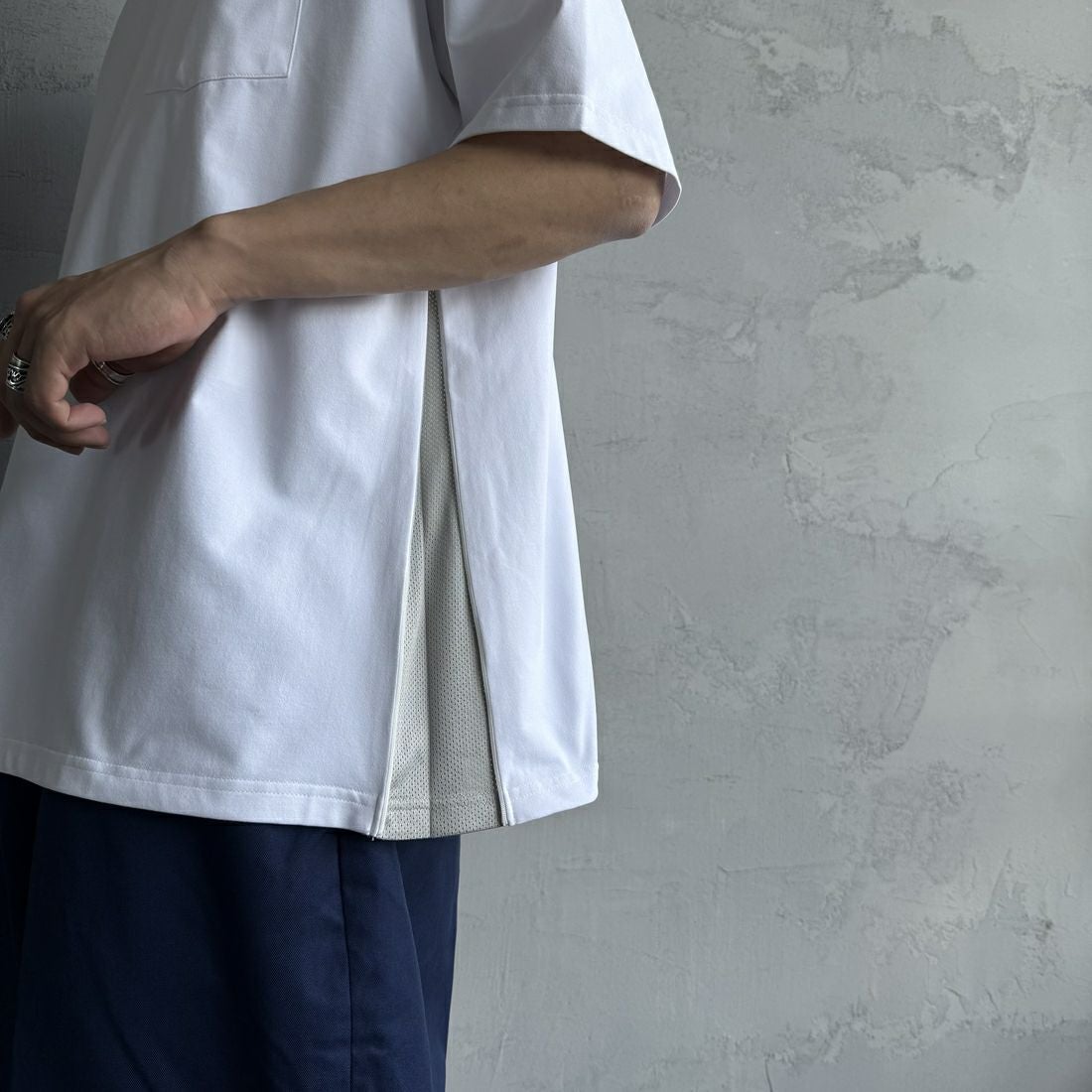 +phenix [プラスフェニックス] 別注 ベンチレーション ワンポイントロゴ ポケットTシャツ [POT-25005IN-JF] WHITE