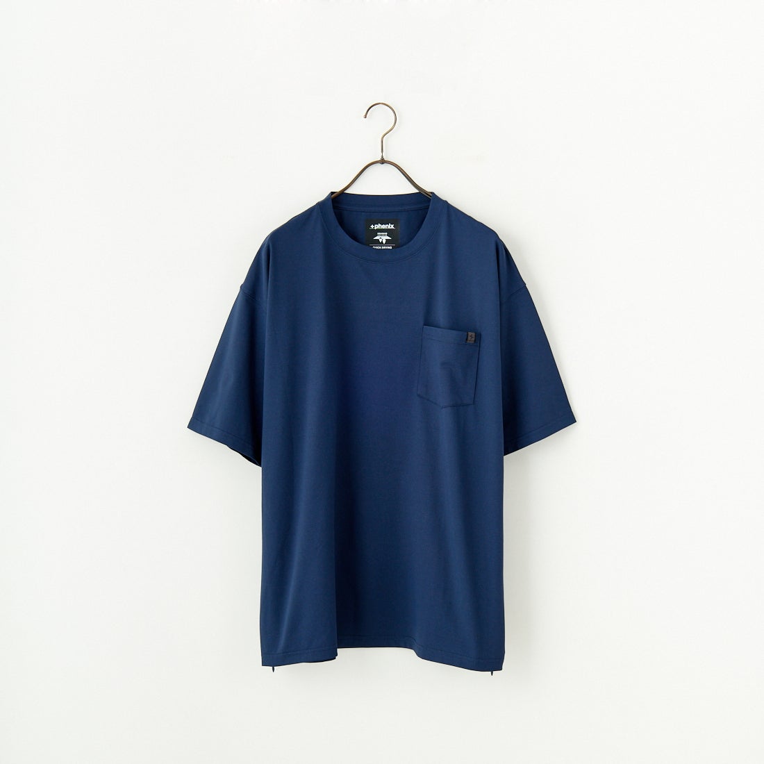 +phenix [プラスフェニックス] 別注 ベンチレーション ワンポイントロゴ ポケットTシャツ [POT-25005IN-JF] NAVY